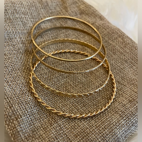 SET OF GOLD BANGLES - Picture 2 of 4